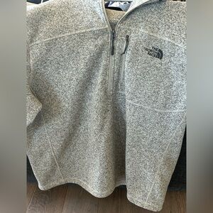 The North Face Men's quarter Zip-Up Sweater in Gray size XXL